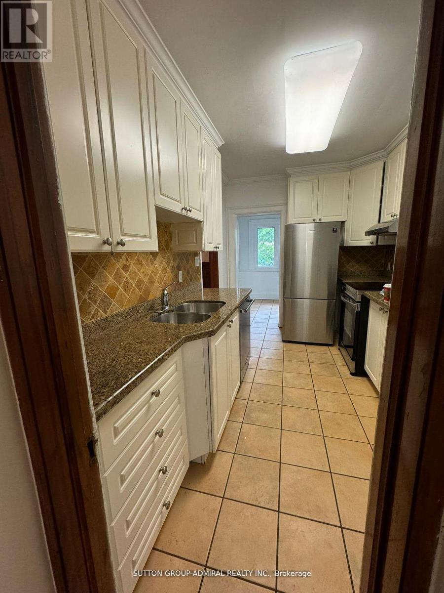 52 Lawrence Avenue E, Toronto, Ontario  M4N 1S3 - Photo 6 - C12206115