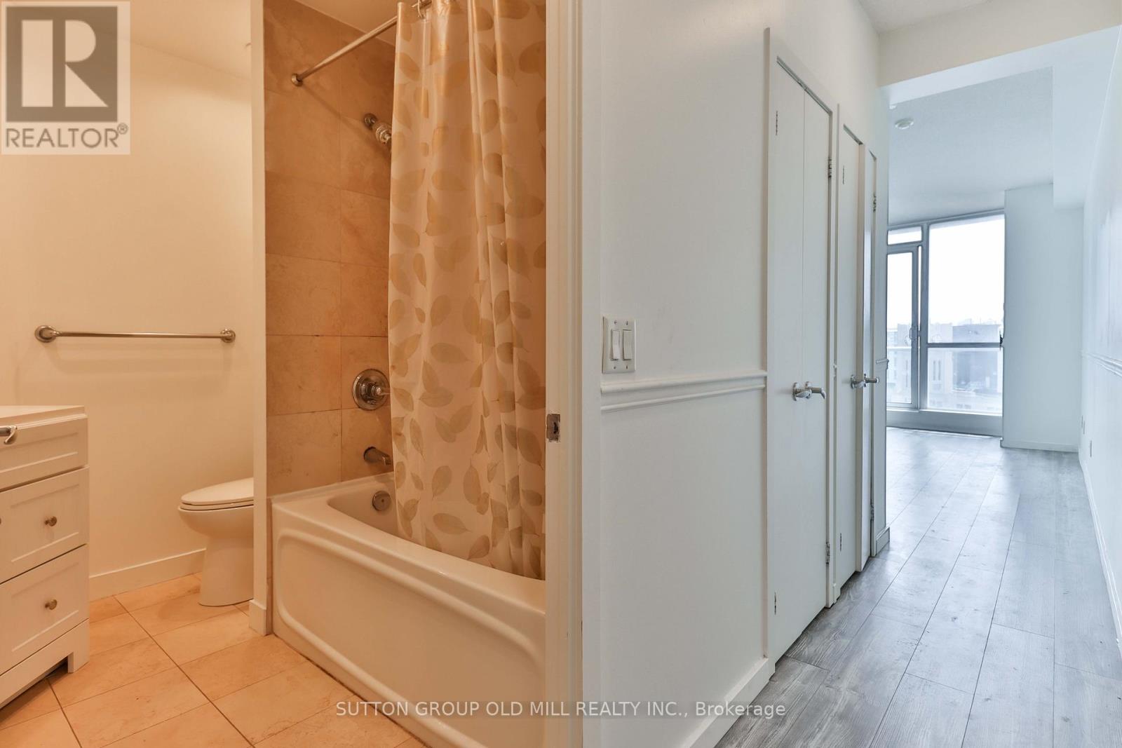 1405 - 218 Queens Quay W, Toronto, Ontario  M5J 2Y6 - Photo 7 - C12206145