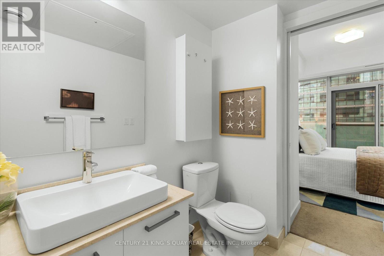 2410 - 12 York Street, Toronto, Ontario  M5J 0A9 - Photo 11 - C12206152