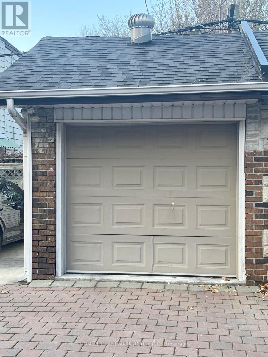 Upper - 40 Rusholme Drive, Toronto, Ontario  M6J 3J9 - Photo 25 - C12206154