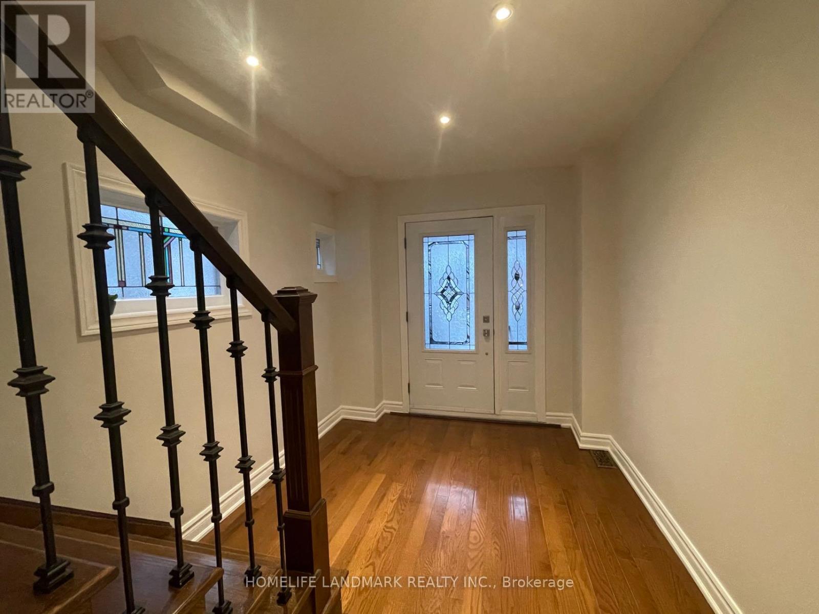 Upper - 40 Rusholme Drive, Toronto, Ontario  M6J 3J9 - Photo 3 - C12206154