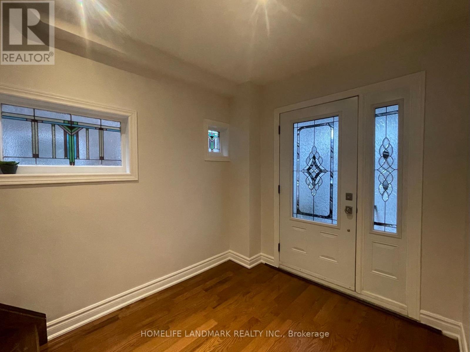 Upper - 40 Rusholme Drive, Toronto, Ontario  M6J 3J9 - Photo 4 - C12206154