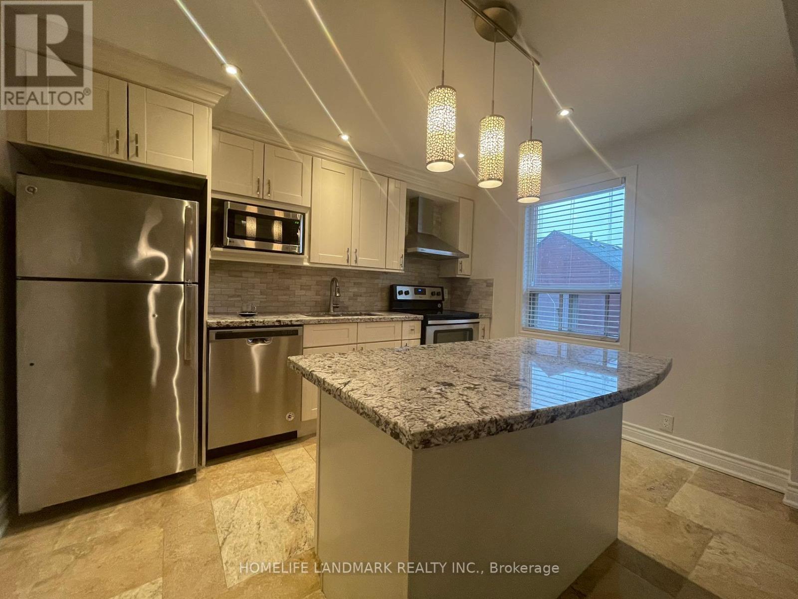 Upper - 40 Rusholme Drive, Toronto, Ontario  M6J 3J9 - Photo 8 - C12206154