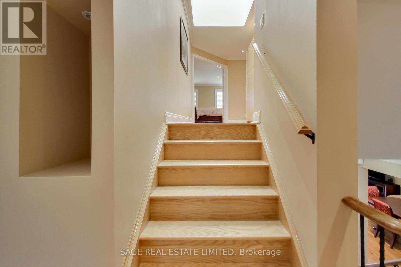 108 Madawaska Avenue, Toronto, Ontario  M2M 2R4 - Photo 24 - C12206176