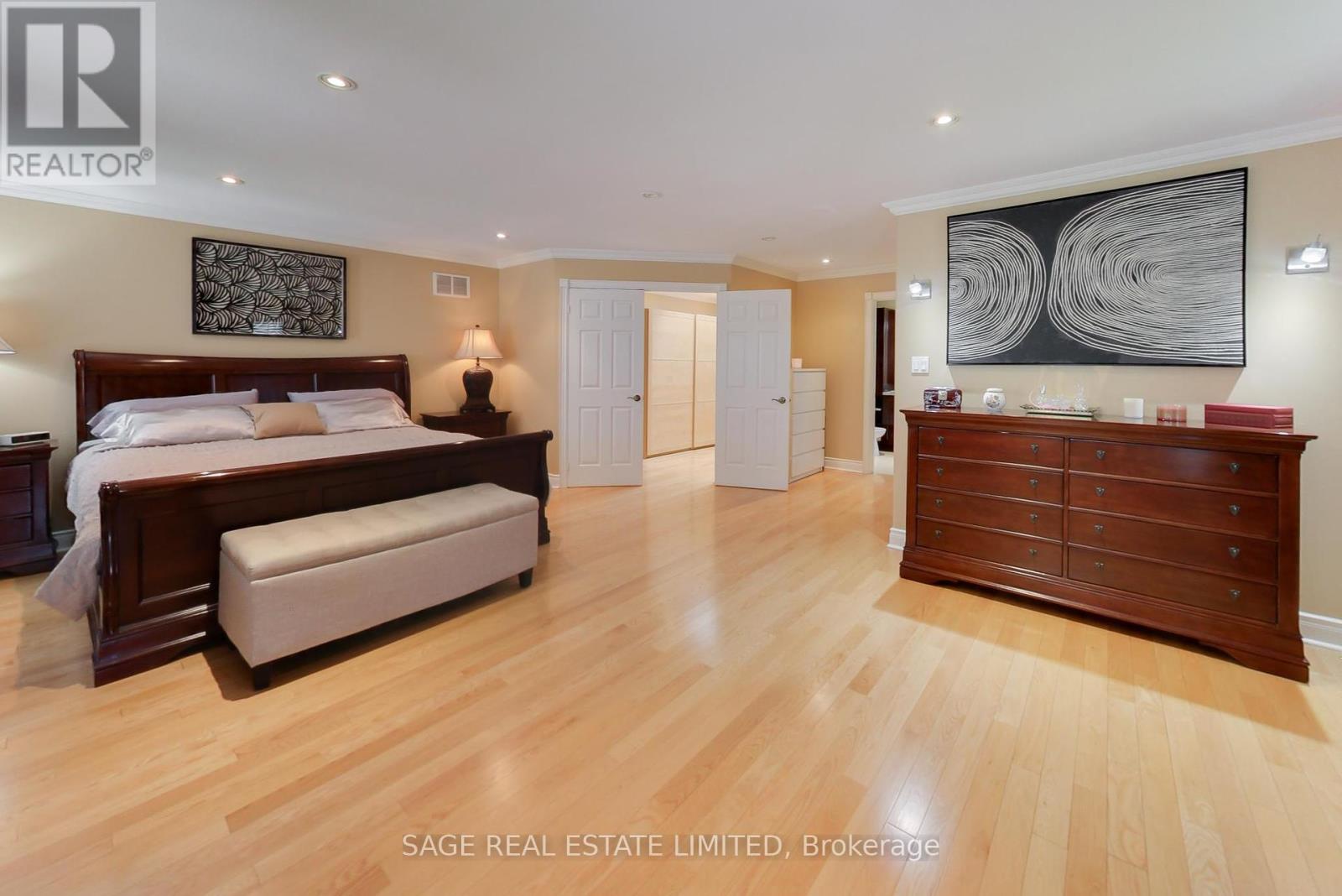 108 Madawaska Avenue, Toronto, Ontario  M2M 2R4 - Photo 25 - C12206176