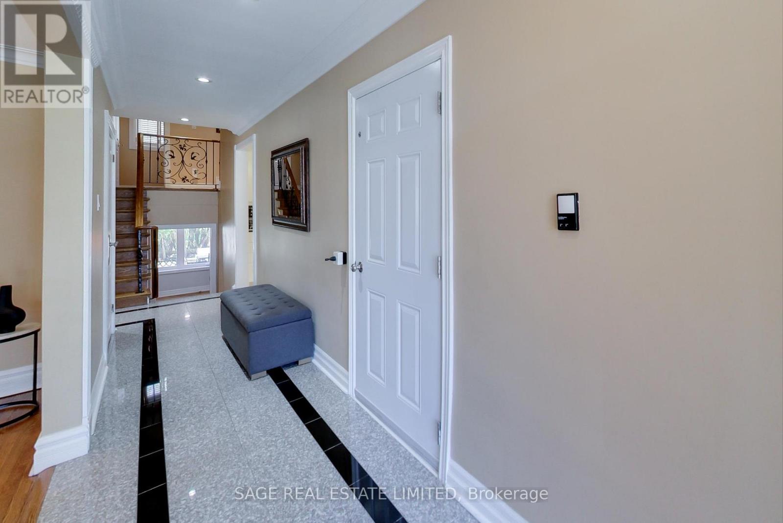 108 Madawaska Avenue, Toronto, Ontario  M2M 2R4 - Photo 3 - C12206176