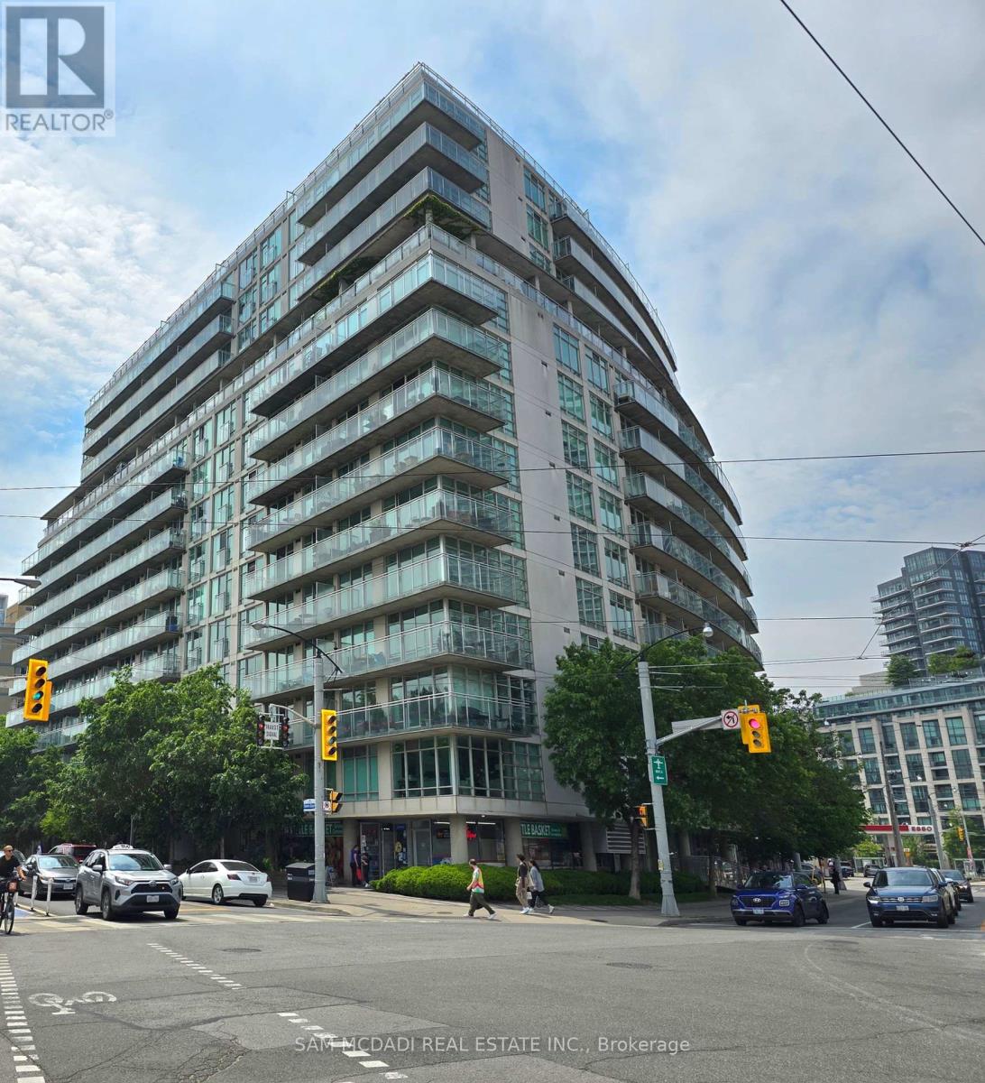 721 - 650 Queens Quay W, Toronto, Ontario  M5V 3N2 - Photo 1 - C12206179