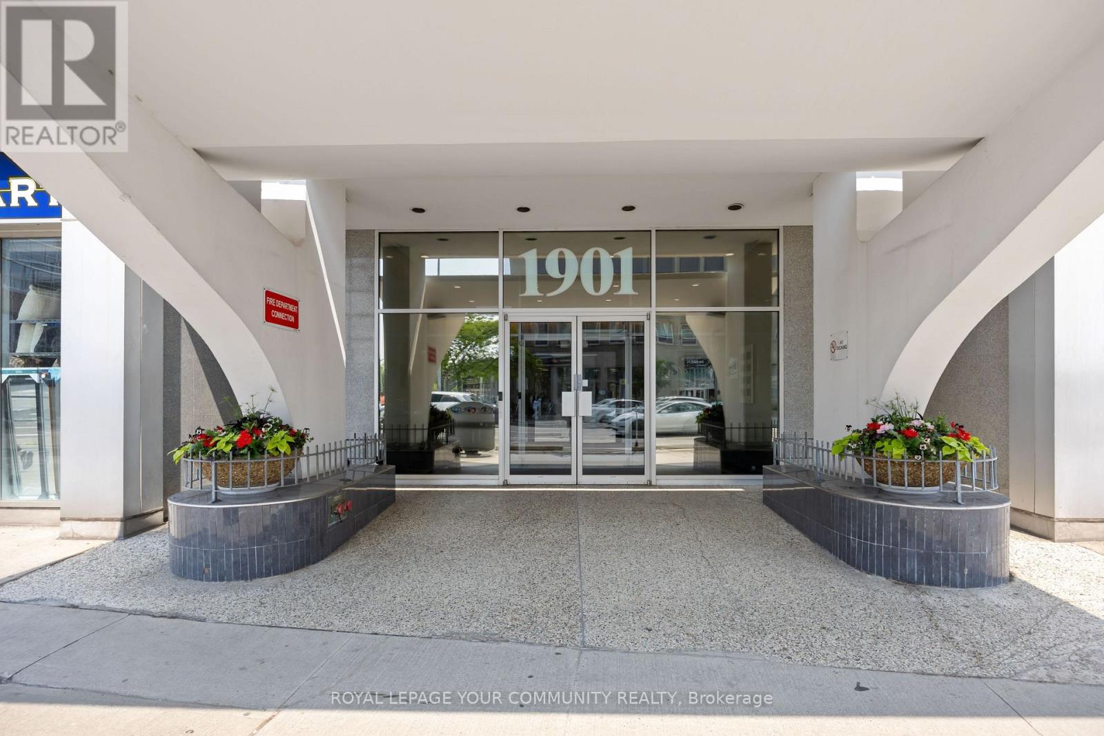 902 - 1901 YONGE STREET, Toronto, Ontario