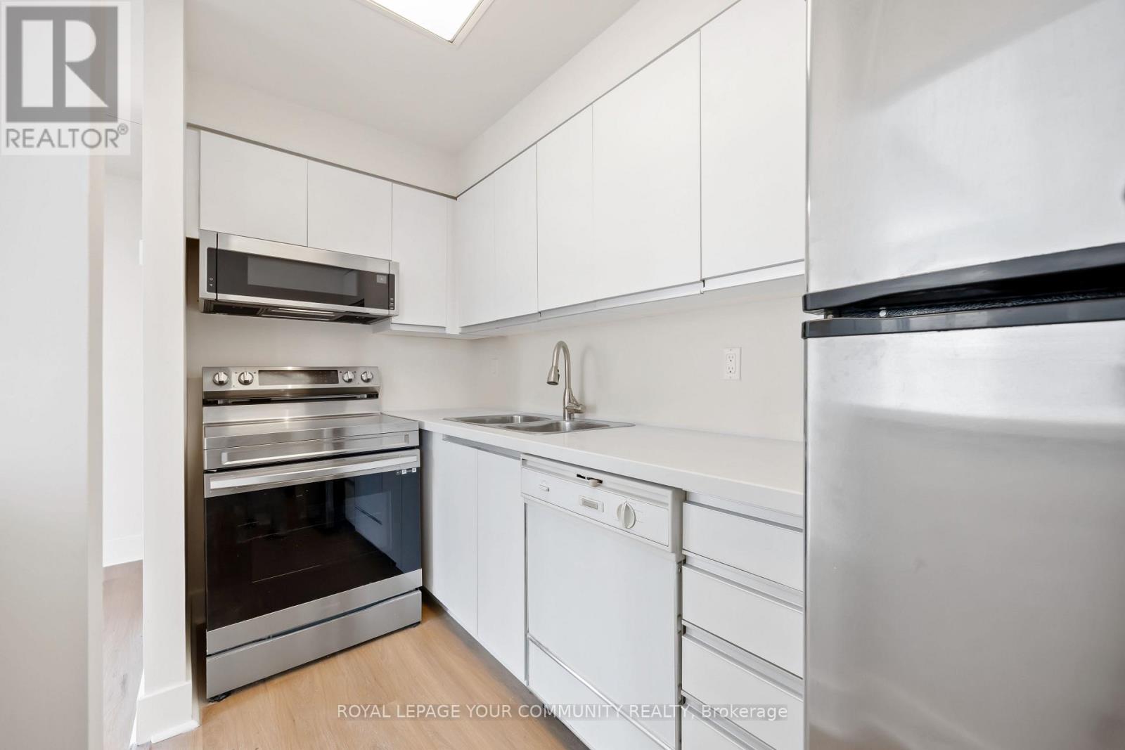 902 - 1901 Yonge Street, Toronto, Ontario  M4S 1Y6 - Photo 13 - C12206182
