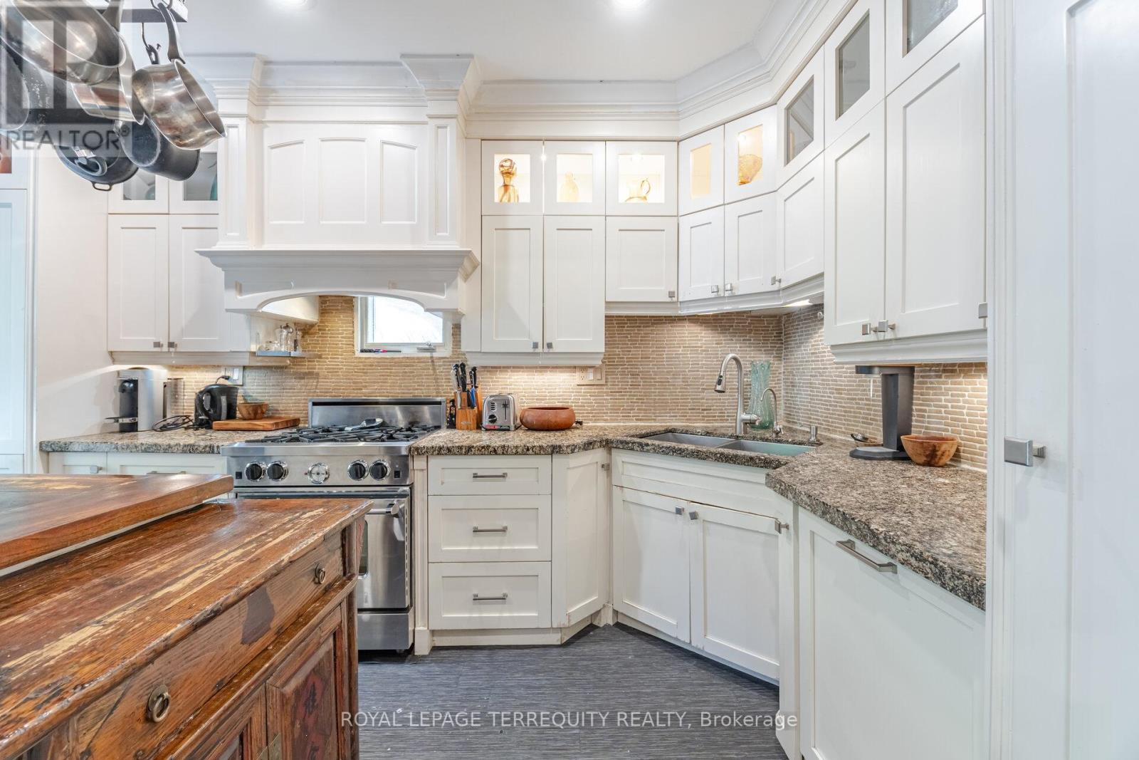 329 Glen Road, Toronto, Ontario  M4W 2X4 - Photo 14 - C12206203