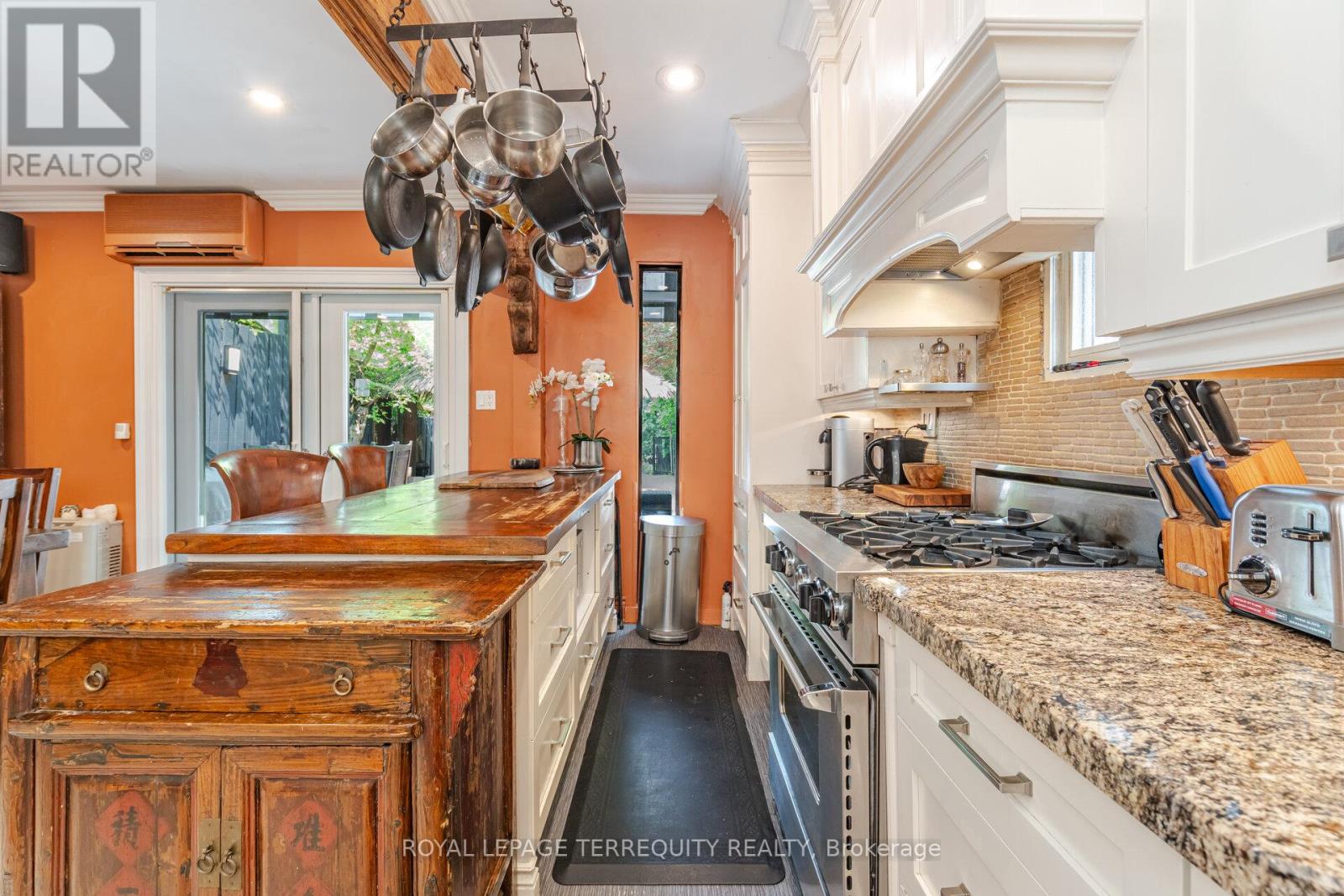 329 Glen Road, Toronto, Ontario  M4W 2X4 - Photo 15 - C12206203