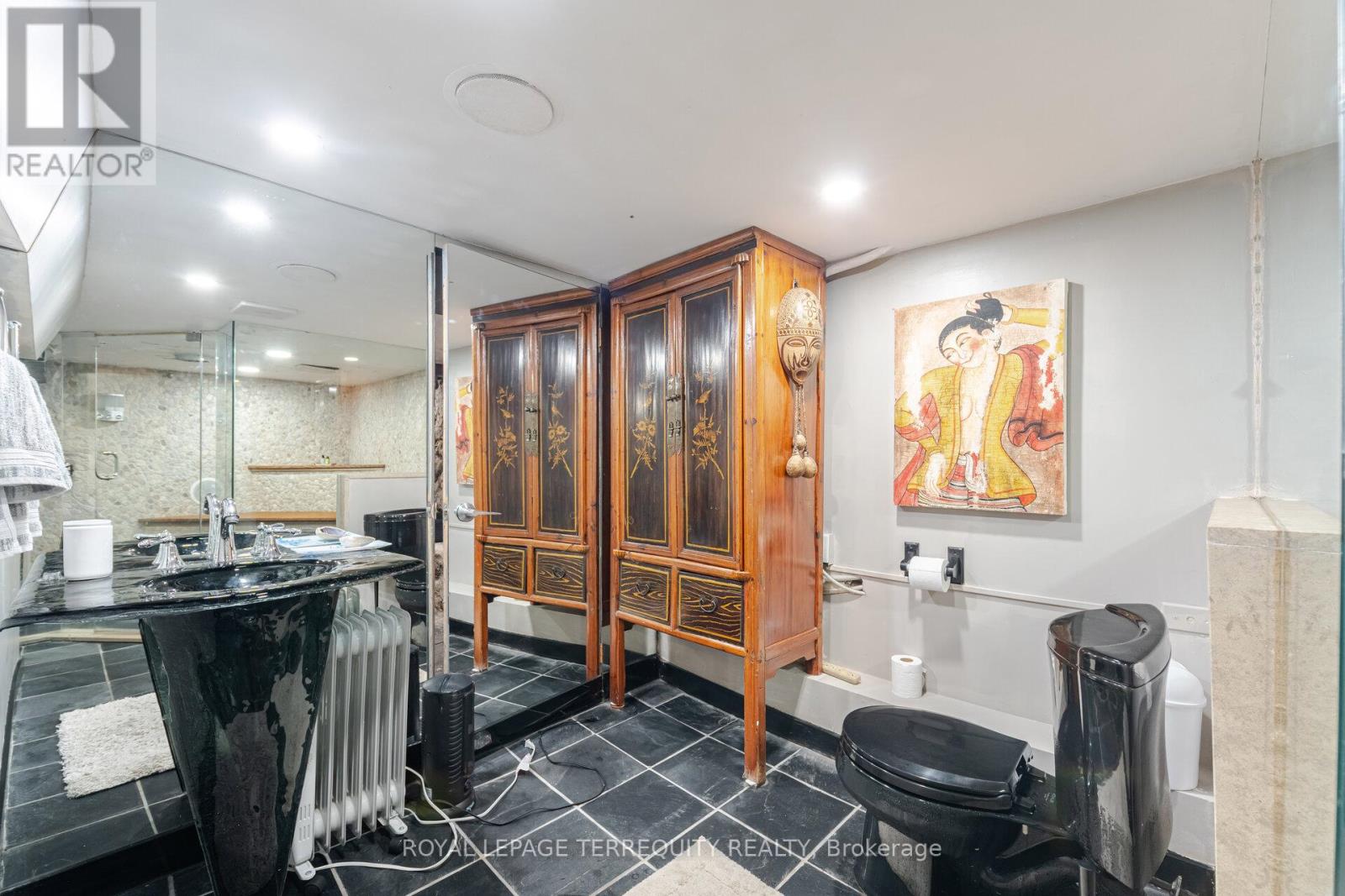 329 Glen Road, Toronto, Ontario  M4W 2X4 - Photo 36 - C12206203
