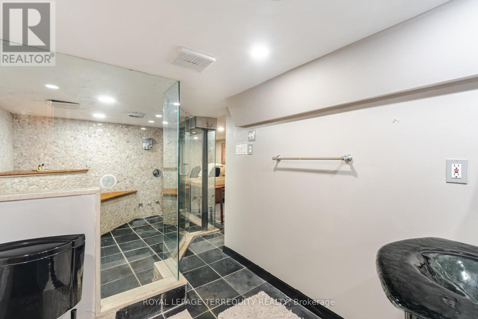 329 Glen Road, Toronto, Ontario  M4W 2X4 - Photo 37 - C12206203