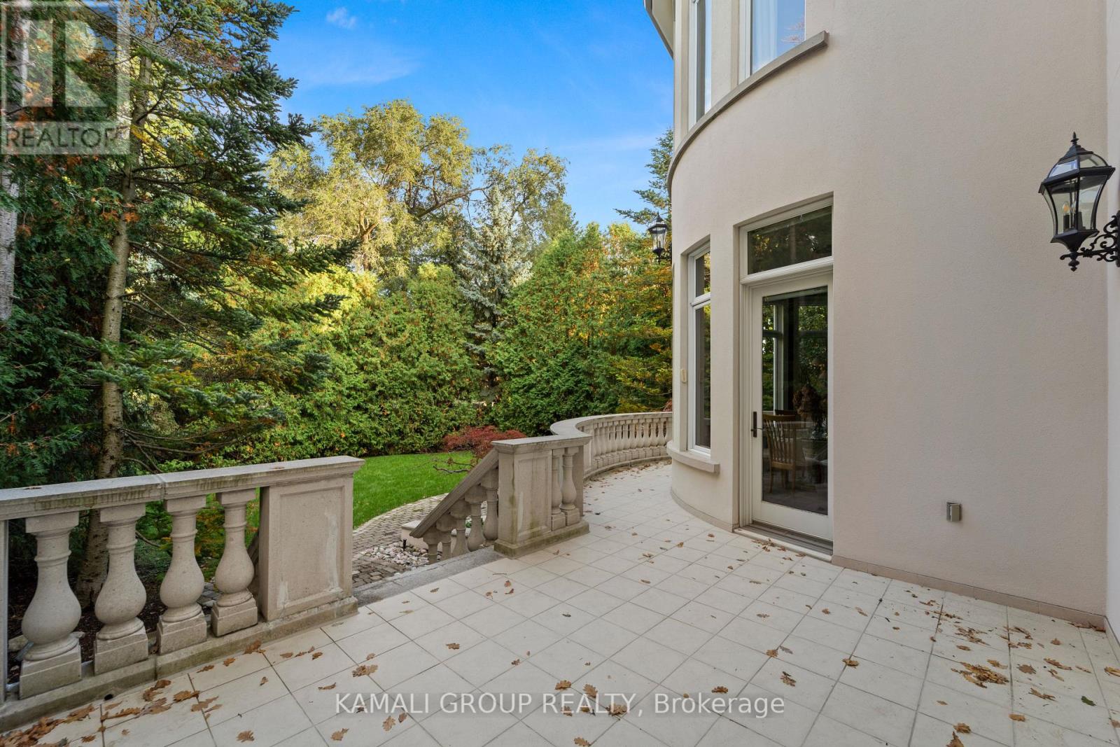 39 Rollscourt Drive, Toronto, Ontario  M2L 1X6 - Photo 15 - C12206210