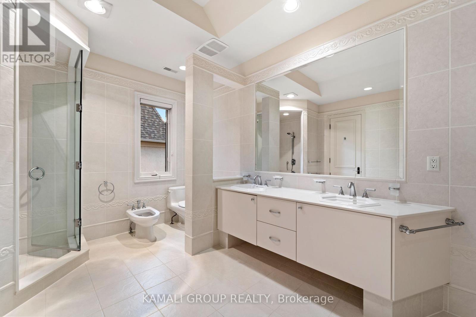 39 Rollscourt Drive, Toronto, Ontario  M2L 1X6 - Photo 24 - C12206210