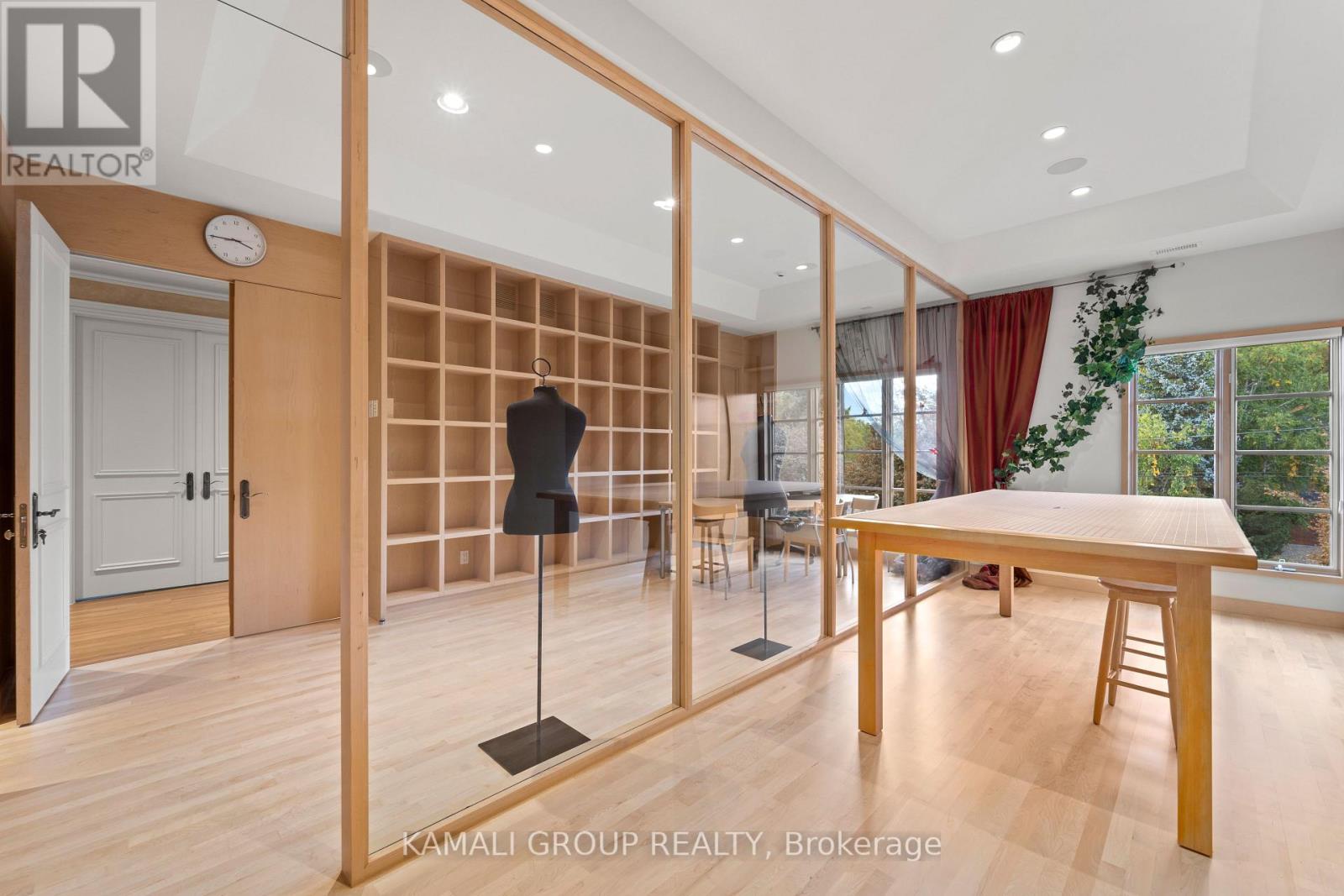 39 Rollscourt Drive, Toronto, Ontario  M2L 1X6 - Photo 28 - C12206210
