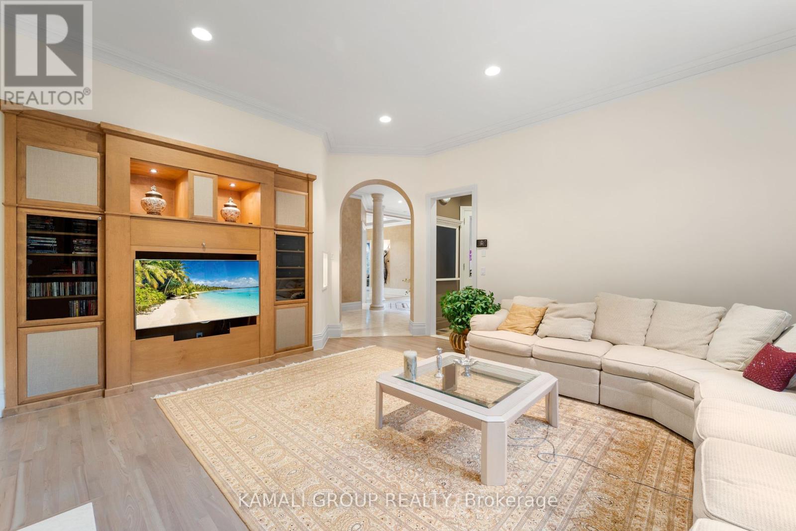 39 Rollscourt Drive, Toronto, Ontario  M2L 1X6 - Photo 9 - C12206210