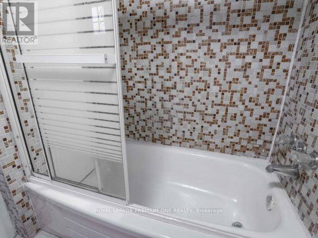 Entire Property - 139 Mckee Avenue, Toronto, Ontario  M2N 4C5 - Photo 16 - C12206220