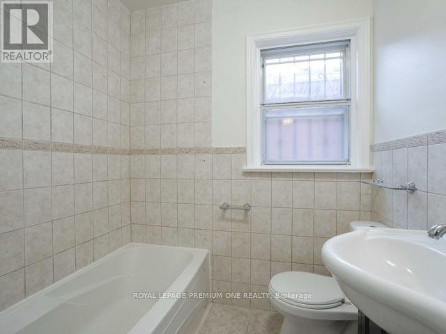 Entire Property - 139 Mckee Avenue, Toronto, Ontario  M2N 4C5 - Photo 7 - C12206220