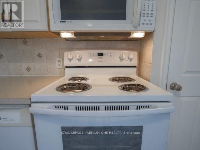 Entire Property - 139 Mckee Avenue, Toronto, Ontario  M2N 4C5 - Photo 9 - C12206220