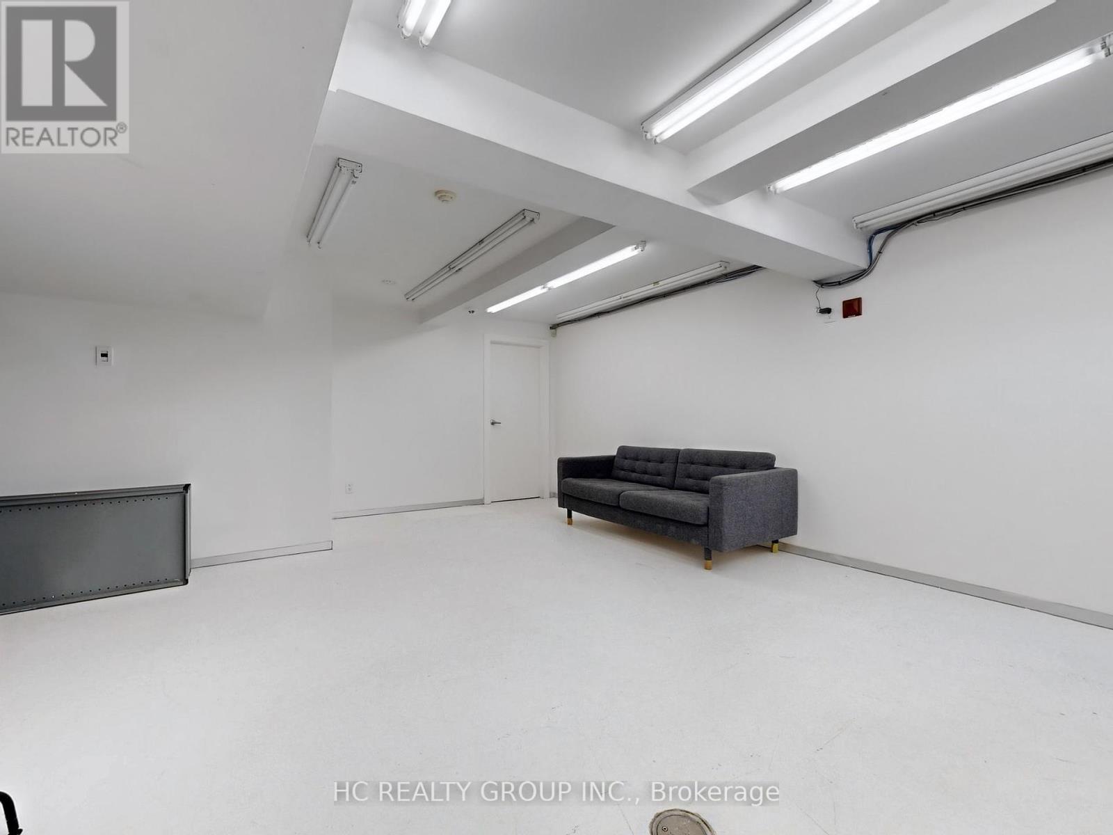 899 Dundas Street W, Toronto, Ontario  M6J 1V9 - Photo 13 - C12206230