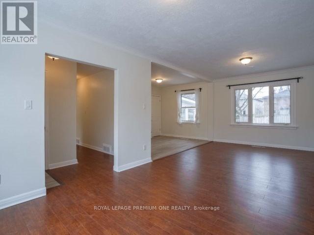 Main Floor - 139 Mckee Avenue, Toronto (Willowdale East), Ontario  M2N 4C5 - Photo 10 - C12206241