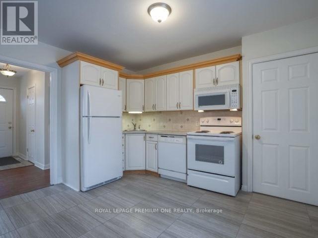 Main Floor - 139 Mckee Avenue, Toronto (Willowdale East), Ontario  M2N 4C5 - Photo 7 - C12206241
