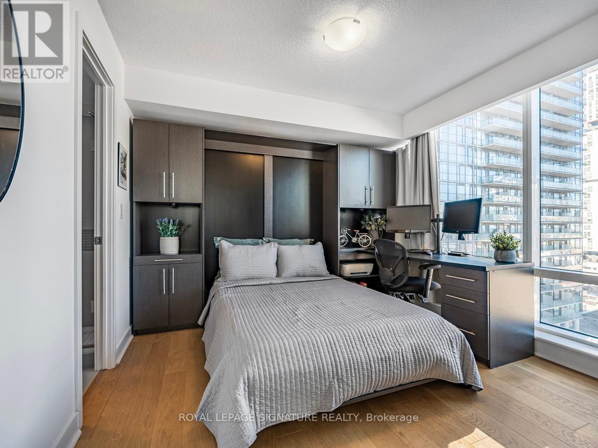 1804 - 295 Adelaide Street W, Toronto, Ontario  M5V 0L4 - Photo 17 - C12206247