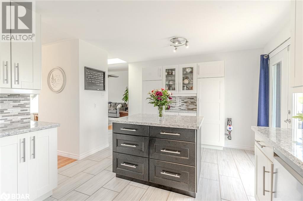 3413 Mccarthy Drive, Clearview, Ontario  L0M 1N0 - Photo 4 - 40738535