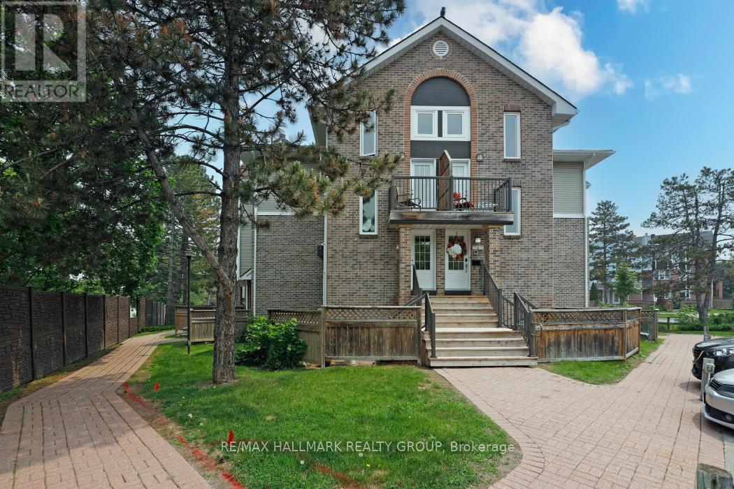 8 - 3 STONEBANK CRESCENT, Ottawa, Ontario