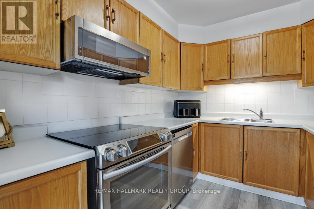 8 - 3 Stonebank Crescent, Ottawa, Ontario  K2H 9M2 - Photo 14 - X12205035