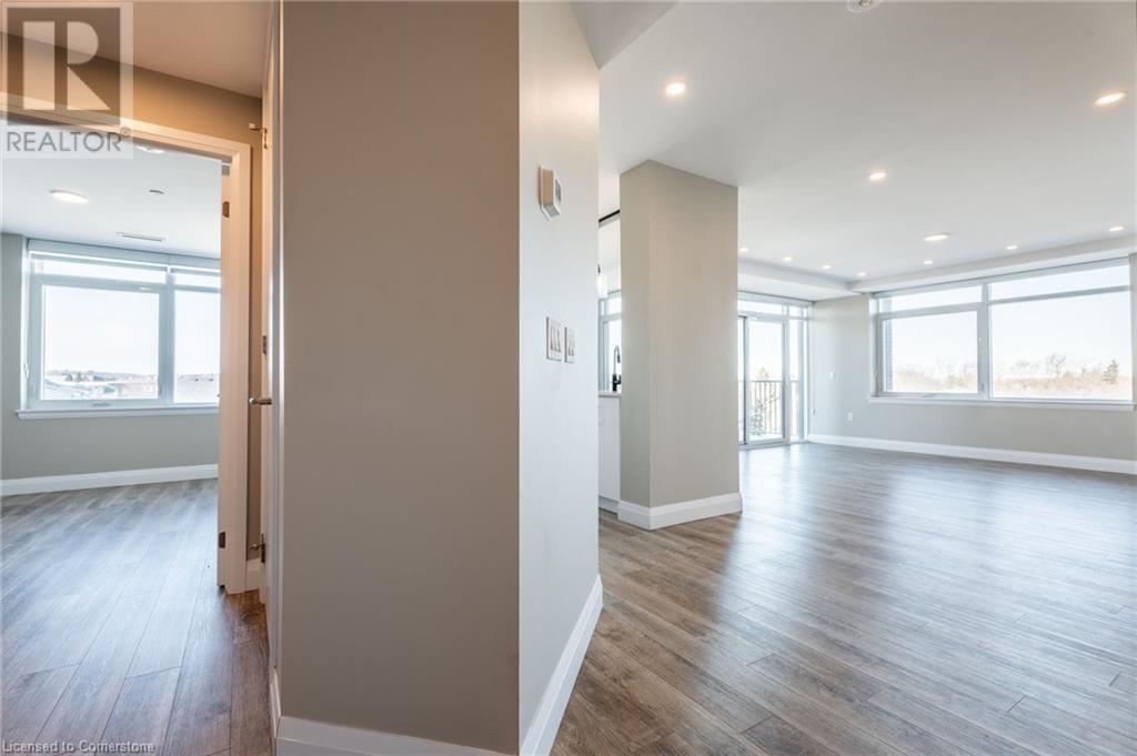 1 Redfern Avenue Unit# 329, Hamilton, Ontario  L9C 0E6 - Photo 10 - 40727450