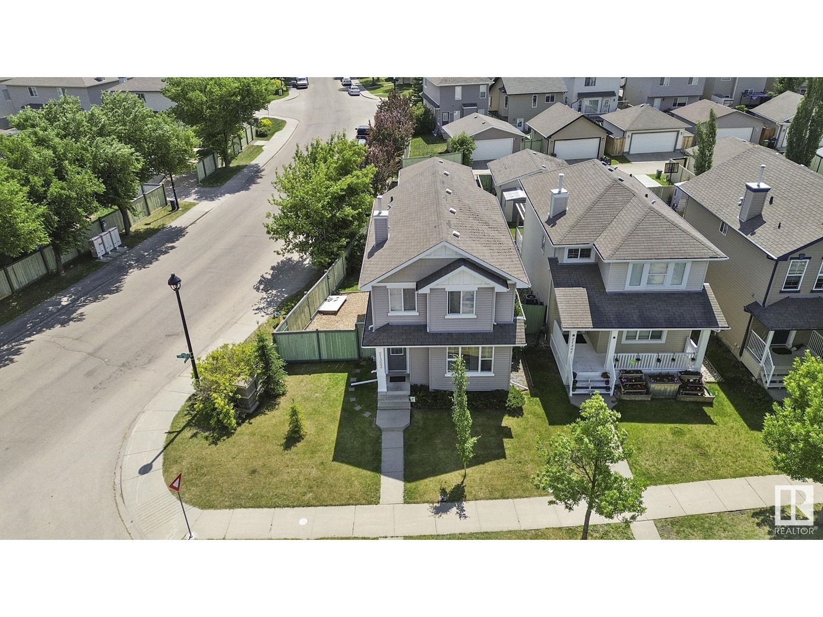 21303 91 Av Nw, Edmonton, Alberta  T5T 6Y9 - Photo 4 - E4441275