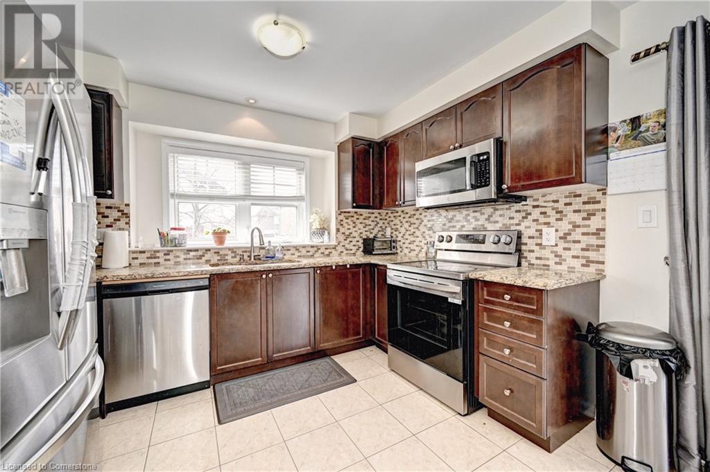 4 Dalton Drive, Cambridge, Ontario N3C 0E7 - Photo 13 - 40736412