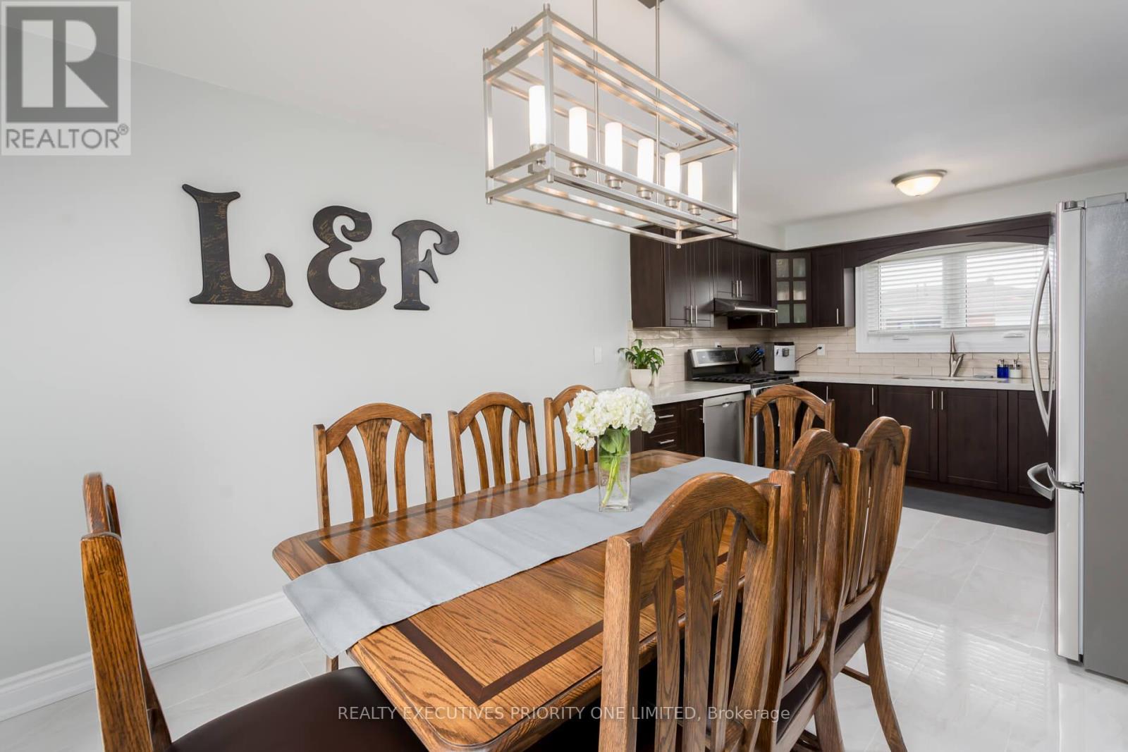 206 Andrew Park, Vaughan (West Woodbridge), Ontario  L4L 1G2 - Photo 10 - N12206163