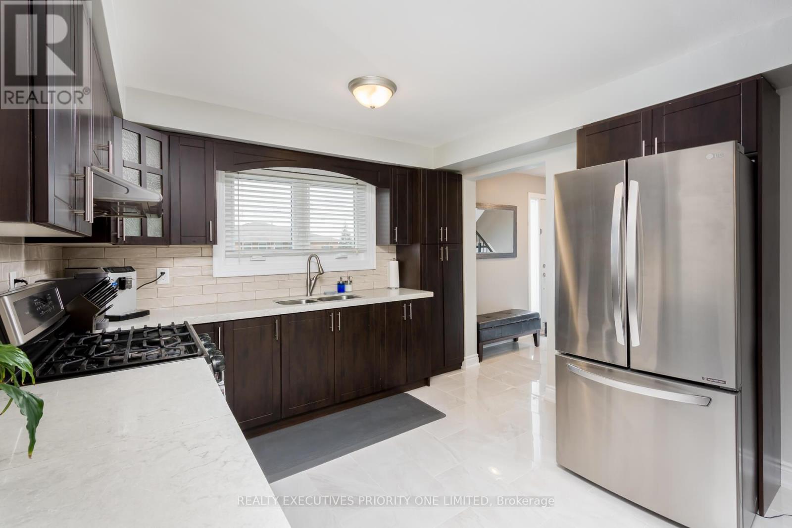 206 Andrew Park, Vaughan (West Woodbridge), Ontario  L4L 1G2 - Photo 12 - N12206163