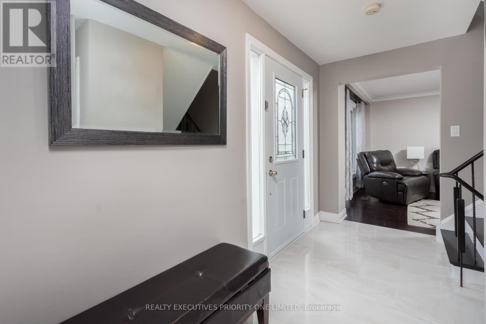 206 Andrew Park, Vaughan (West Woodbridge), Ontario  L4L 1G2 - Photo 3 - N12206163