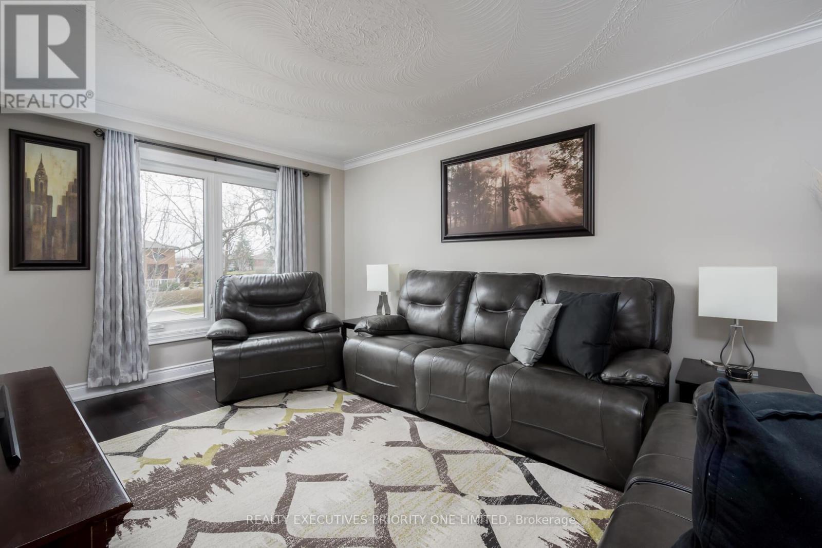206 Andrew Park, Vaughan (West Woodbridge), Ontario  L4L 1G2 - Photo 5 - N12206163