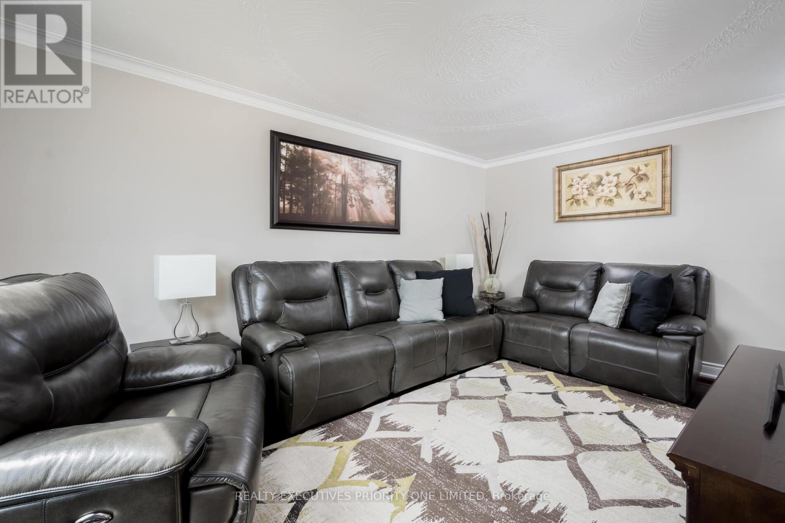 206 Andrew Park, Vaughan (West Woodbridge), Ontario  L4L 1G2 - Photo 6 - N12206163