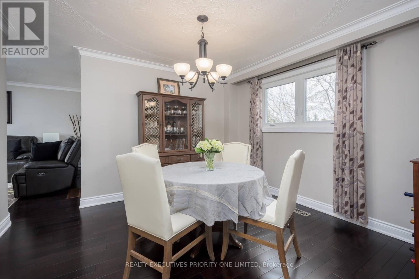 206 Andrew Park, Vaughan (West Woodbridge), Ontario  L4L 1G2 - Photo 7 - N12206163
