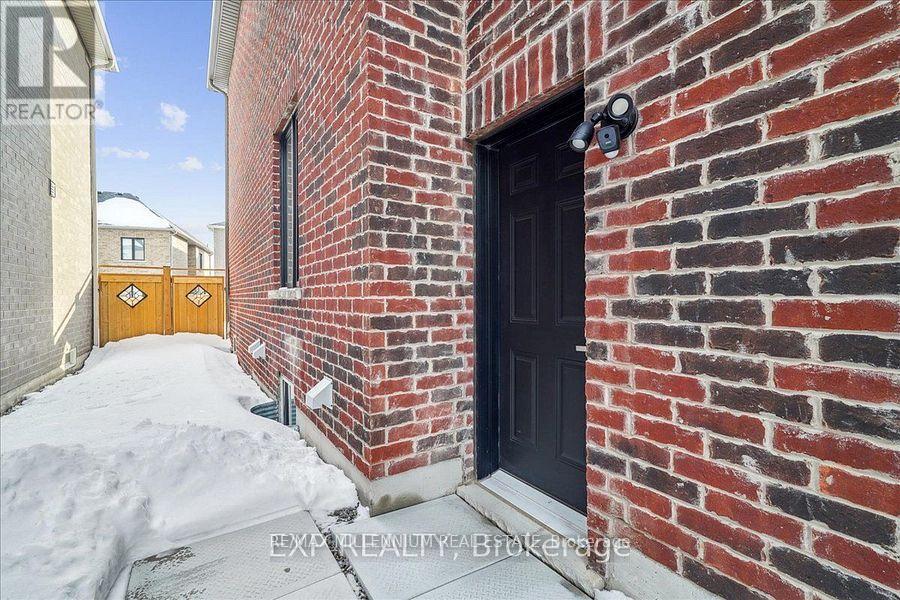 21 Coldwell Bay Circle, Vaughan, Ontario  L4R 5E9 - Photo 12 - N12206166