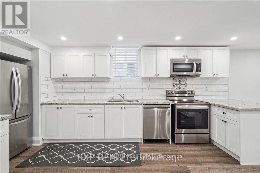21 Coldwell Bay Circle, Vaughan, Ontario  L4R 5E9 - Photo 3 - N12206166