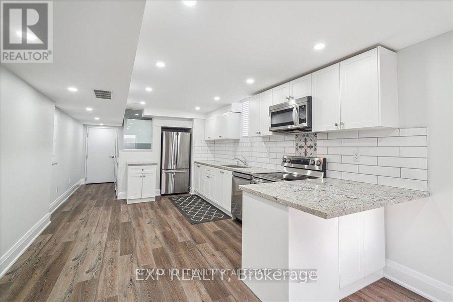 21 Coldwell Bay Circle, Vaughan, Ontario  L4R 5E9 - Photo 4 - N12206166