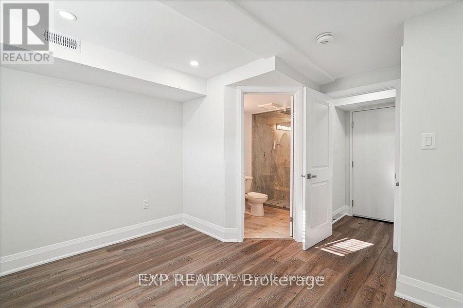 21 Coldwell Bay Circle, Vaughan, Ontario  L4R 5E9 - Photo 7 - N12206166