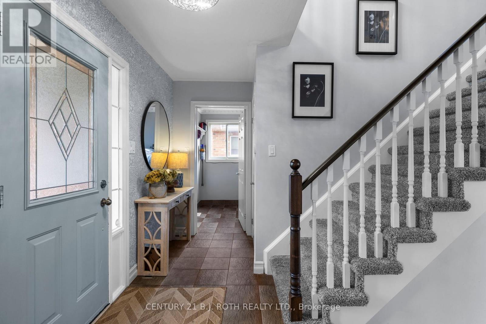 2223 Jack Crescent, Innisfil, Ontario  L9S 2C7 - Photo 4 - N12206200