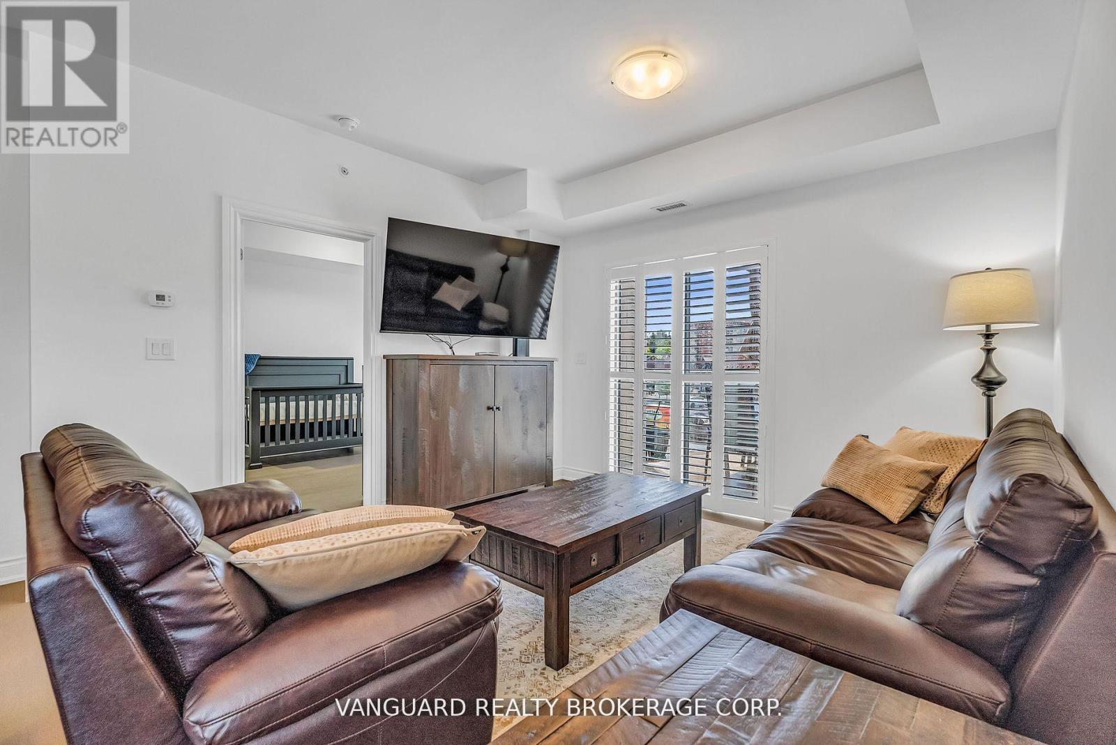 209 - 86 Woodbridge Avenue, Vaughan, Ontario  L4L 0E4 - Photo 13 - N12206227