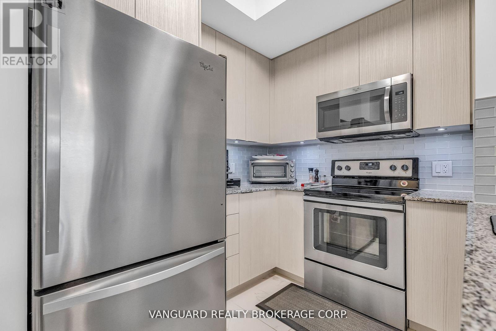 209 - 86 Woodbridge Avenue, Vaughan, Ontario  L4L 0E4 - Photo 22 - N12206227