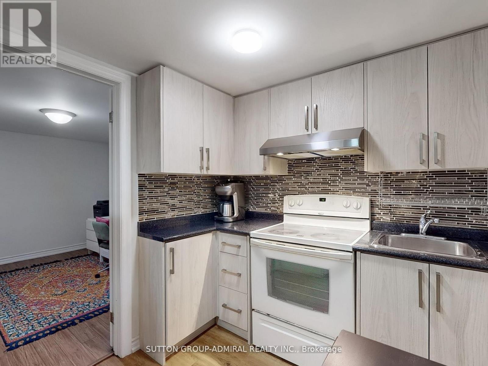 101 Glen Crescent, Vaughan (Uplands), Ontario  L4J 4W3 - Photo 27 - N12206233