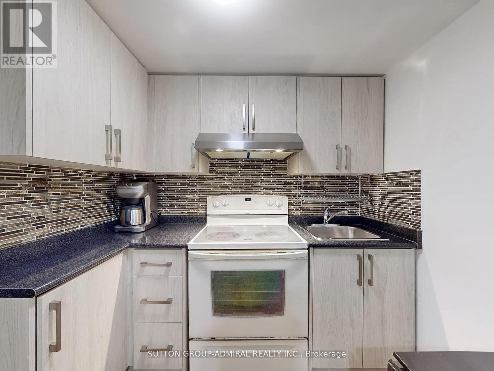 101 Glen Crescent, Vaughan (Uplands), Ontario  L4J 4W3 - Photo 29 - N12206233