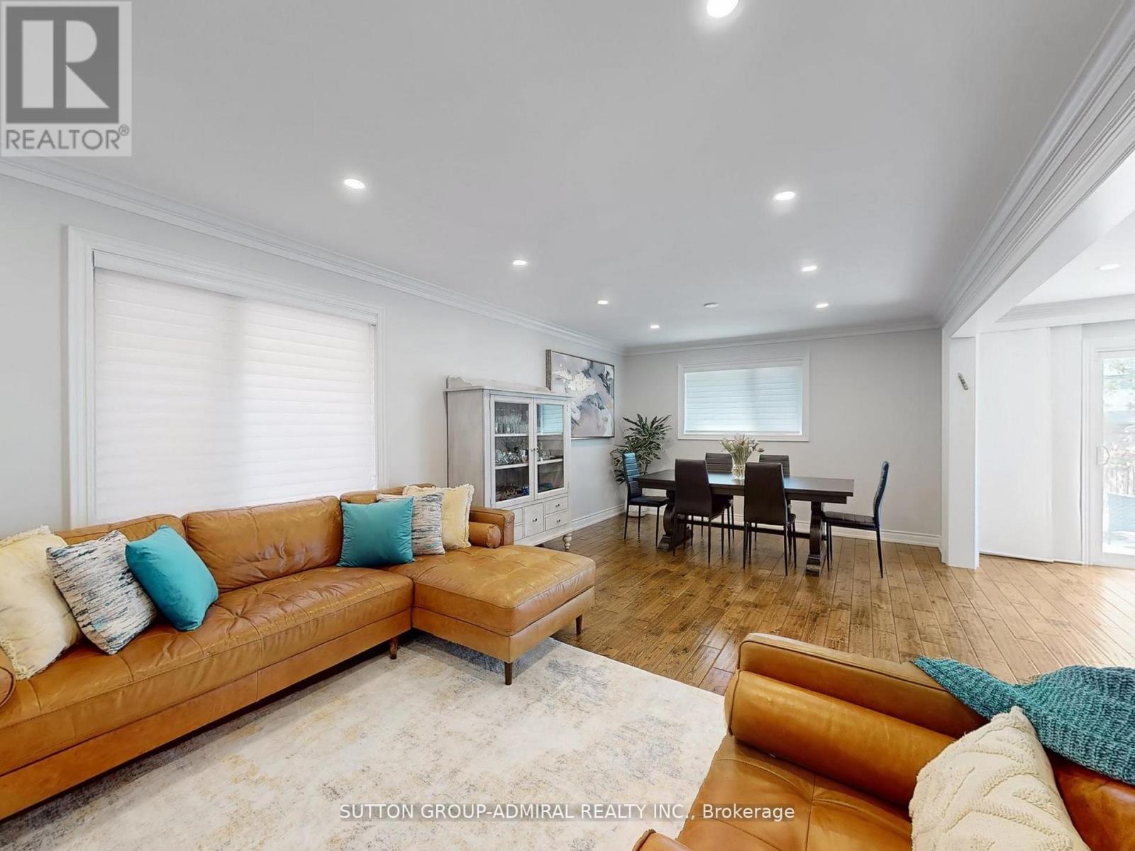 101 Glen Crescent, Vaughan (Uplands), Ontario  L4J 4W3 - Photo 6 - N12206233